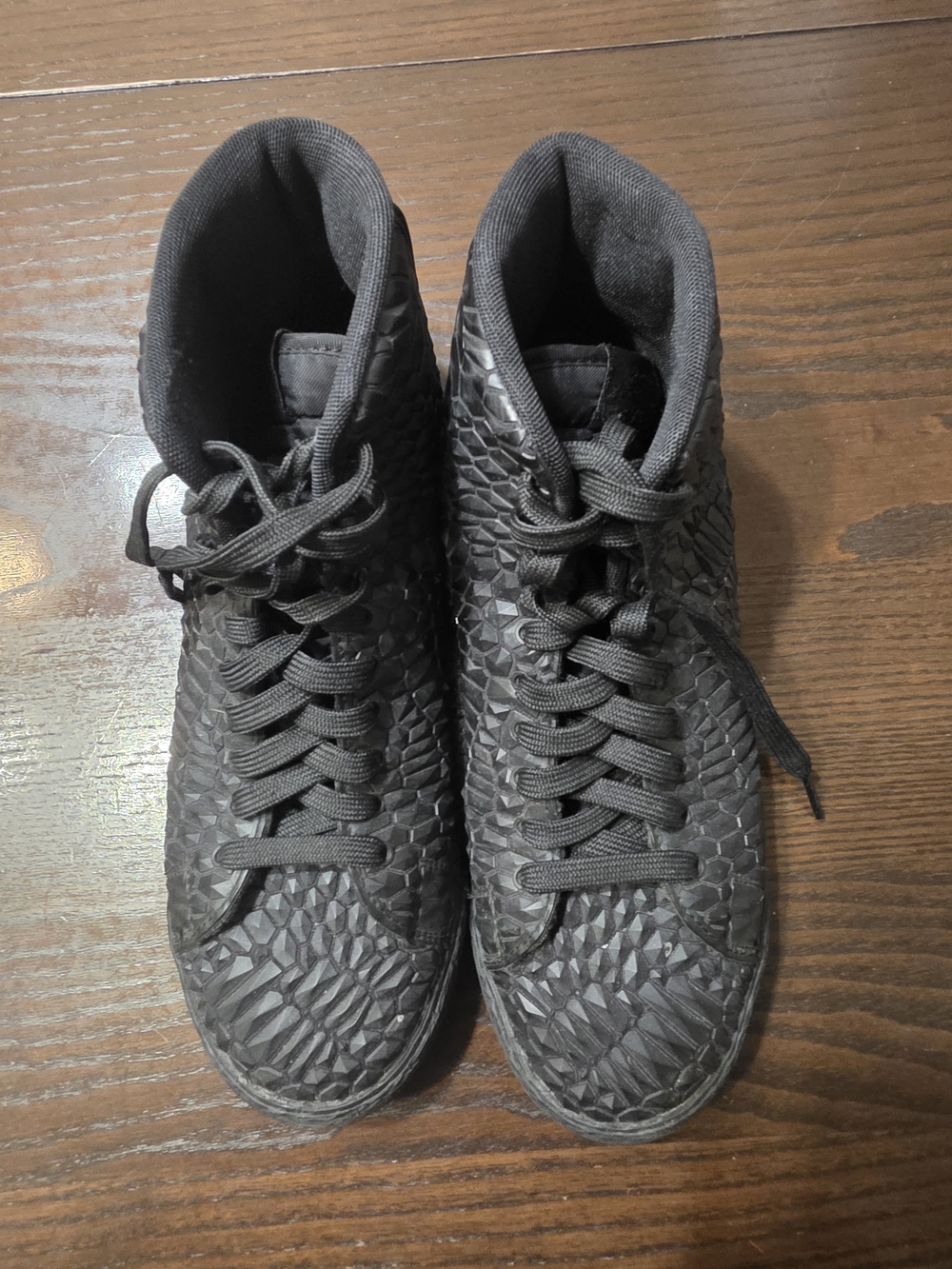 Nike Men's Black Textured High-Top Sneakers